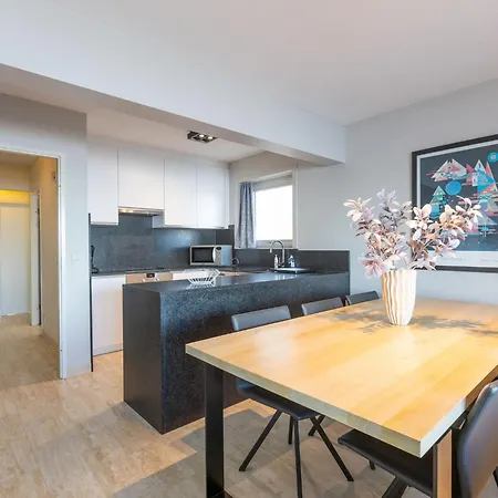 On The Seventh Floor With Sea View Apartment *